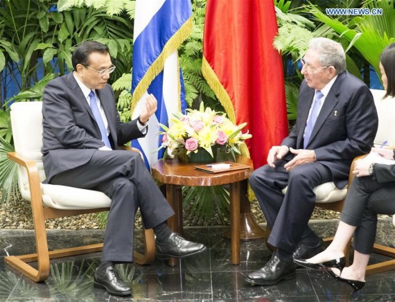 Chinese Premier Li Keqiang (L) holds talks with Cuban President Raul Castro at the Palace of the Revolution in Havana, Cuba, Sept. 24, 2016. (Photo: Xinhua/Huang Jingwen) Chinese Premier Li Keqiang (L) holds talks with Cuban President Raul Castro at the Palace of the Revolution in Havana, Cuba, Sept. 24, 2016. (Photo: Xinhua/Huang Jingwen)