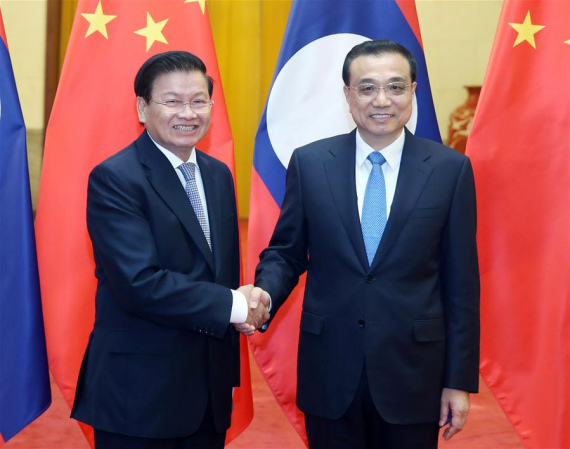 Chinese Premier Li Keqiang (R) holds talks with Lao Prime Minister Thongloun Sisoulith in Beijing, capital of China, Nov. 28, 2016. (Photo: Xinhua/Yao Dawei) Chinese Premier Li Keqiang (R) holds talks with Lao Prime Minister Thongloun Sisoulith in Beijing, capital of China, Nov. 28, 2016. (Photo: Xinhua/Yao Dawei)