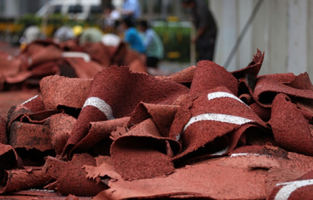 The synthetic running tracks have been uninstalled. (File photo by CHINA DAILY)