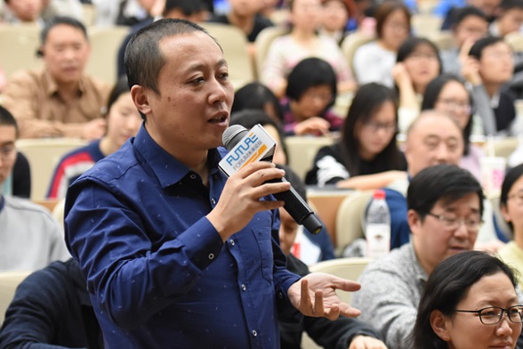 An audience member during the Q&A session at the lecture. (Photo provided to China Daily) An audience member during the Q&A session at the lecture. (Photo provided to China Daily)