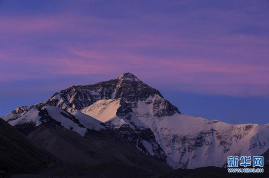 Photo shows the beautiful scenery of Mount Qomolangma. (Photo/Xinhua)