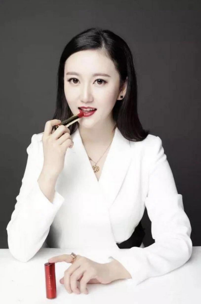 The lipstick poster /Weibo Photo The lipstick poster /Weibo Photo