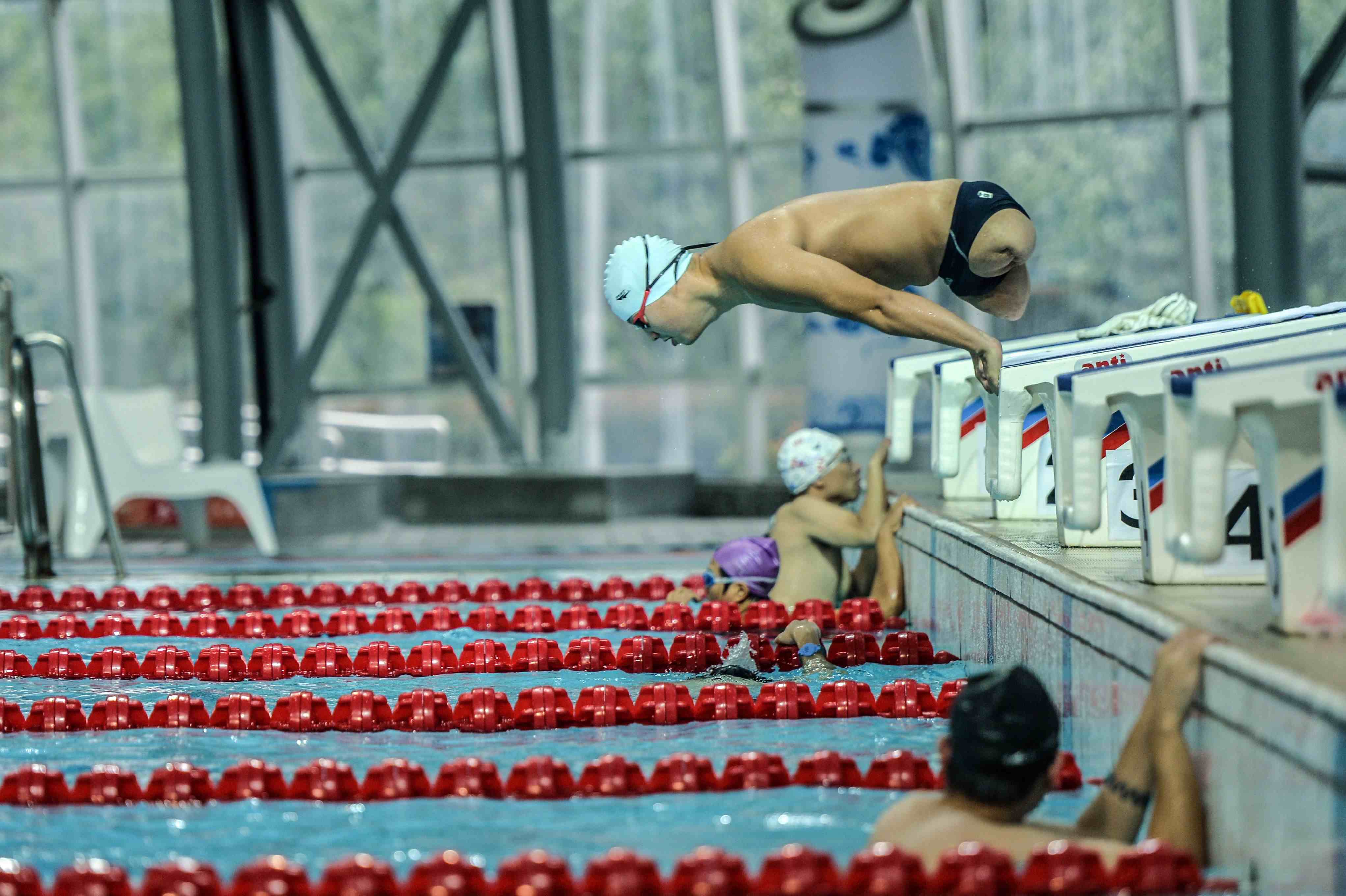 Legless King of Breaststroke: Not everyone has healed