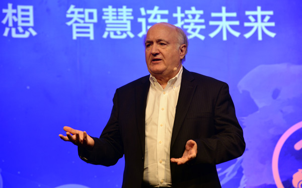 Rick Clemmer, president and CEO of NXP Semiconductors, delivers a keynote speech in September, 2016 during NXP FTF China held in Shenzhen, Guangdong province. (Photo provided to chinadaily.com.cn) Rick Clemmer, president and CEO of NXP Semiconductors, delivers a keynote speech in September, 2016 during NXP FTF China held in Shenzhen, Guangdong province. (Photo provided to chinadaily.com.cn)