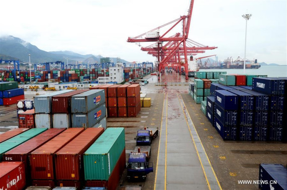 Photo taken on Oct. 1, 2016 shows a container terminal in Lianyungang, east China's Jiangsu Province. (Photo: Xinhua/Wang Chun) Photo taken on Oct. 1, 2016 shows a container terminal in Lianyungang, east China's Jiangsu Province. (Photo: Xinhua/Wang Chun)