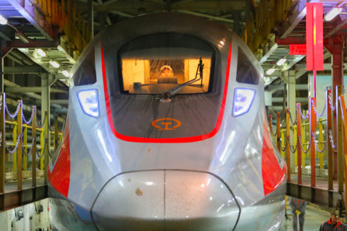 A Fuxing bullet train waits for maintenance in Beijing. (Photo by Jiang Dong/China Daily) A Fuxing bullet train waits for maintenance in Beijing. (Photo by Jiang Dong/China Daily)