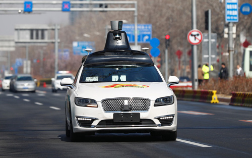An autonomous car is tested in Beijing in March. (Photo: CHENG GONG/FOR CHINA DAILY) An autonomous car is tested in Beijing in March. (Photo: CHENG GONG/FOR CHINA DAILY)