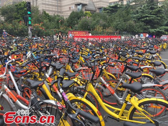 Shared bikes clutter a street in Xicheng District, Beijing, Sept. 15, 2017. (Photo/ Ecns.cn) Shared bikes clutter a street in Xicheng District, Beijing, Sept. 15, 2017. (Photo/ Ecns.cn)