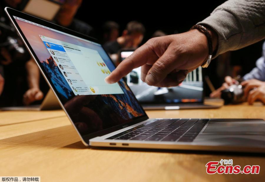 Apple's new MacBook Pro has an OLED touch bar(1/5)