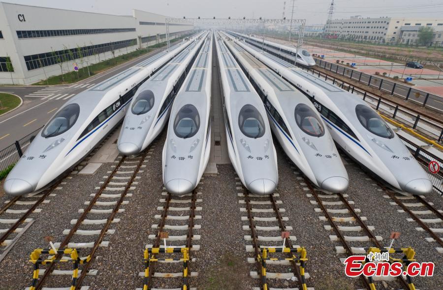 Five years of rapid acceleration for China's high-speed trains(1/13)