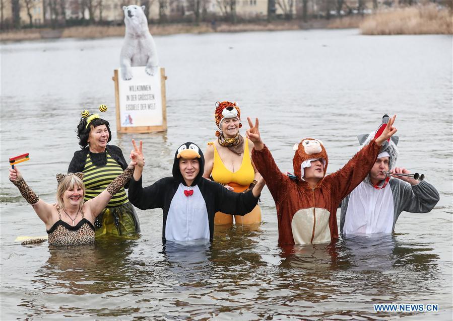 Winter Swimming Carnival held at Oranke Lake in Germany(1/10)