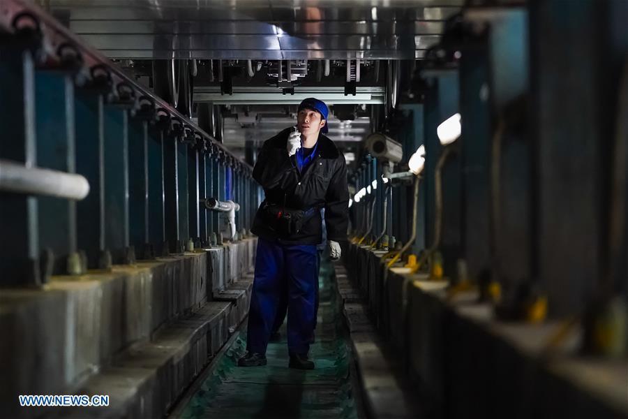 Railway workers guarantee you a safe journey home(1/12)