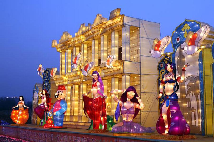 Lanterns light up features of countries involved in the Belt and Road Initiative(1/12)