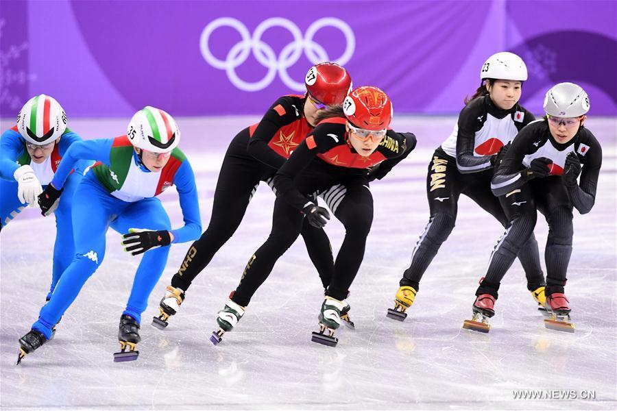 China advances to final of women's 3000m relay heat of short track speed skating(1/5)
