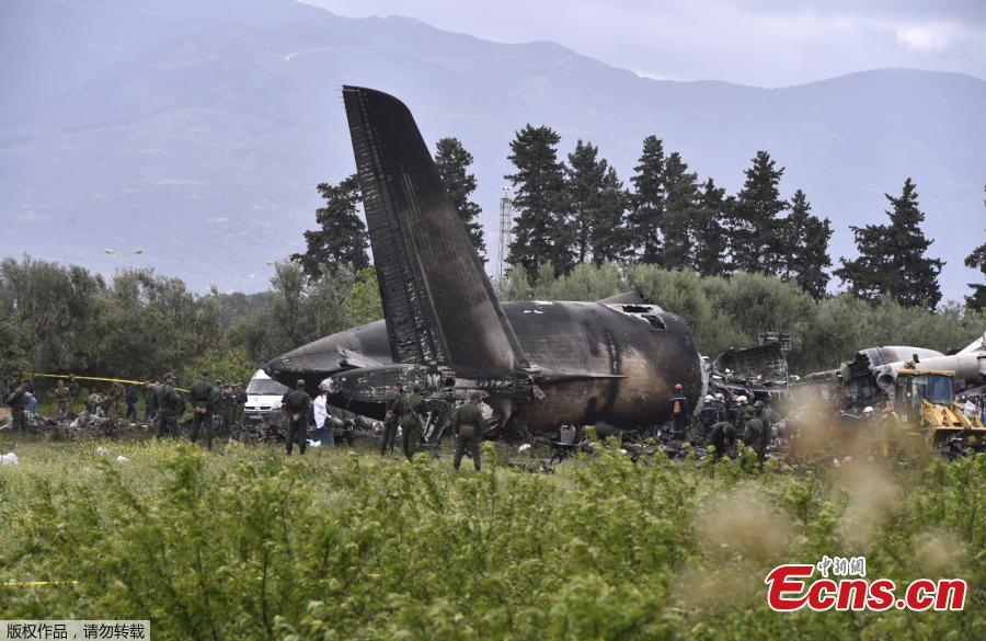 257 killed in Algerian military plane crash (1/5)