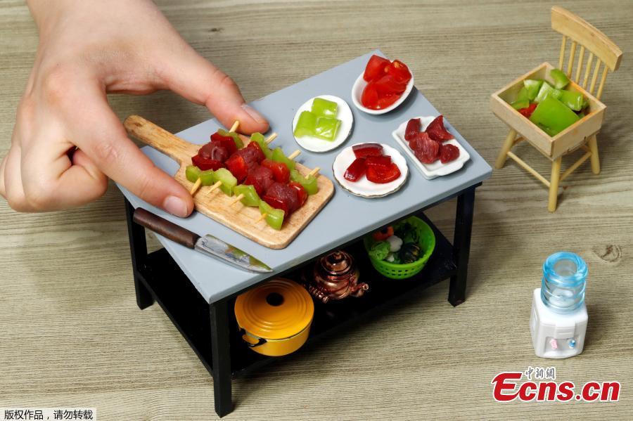 Couple becomes culinary sensation with miniature-sized dishes(1/7)
