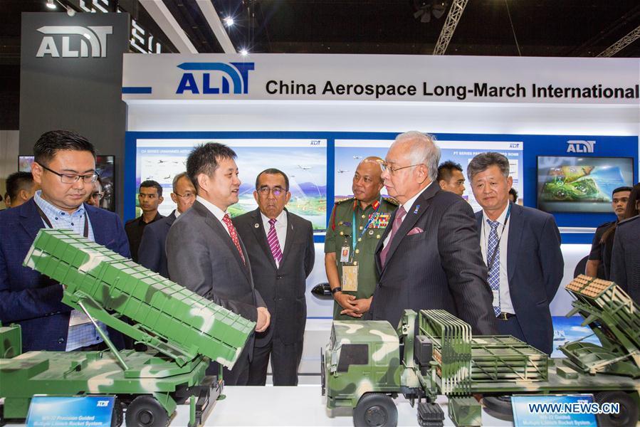 Defense and weaponry show opens in Malaysia(1/6)