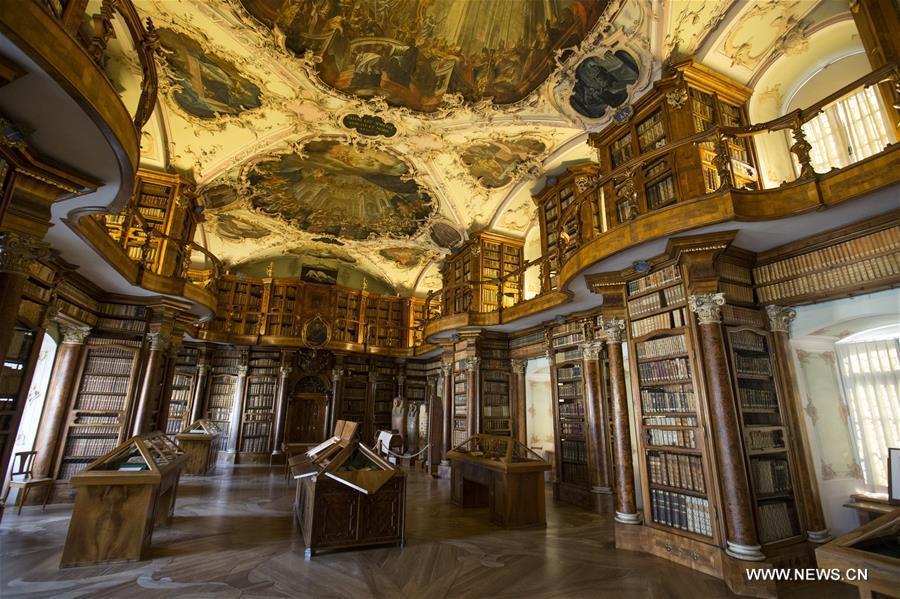 Look inside the richest and oldest Library in the world(1/8)