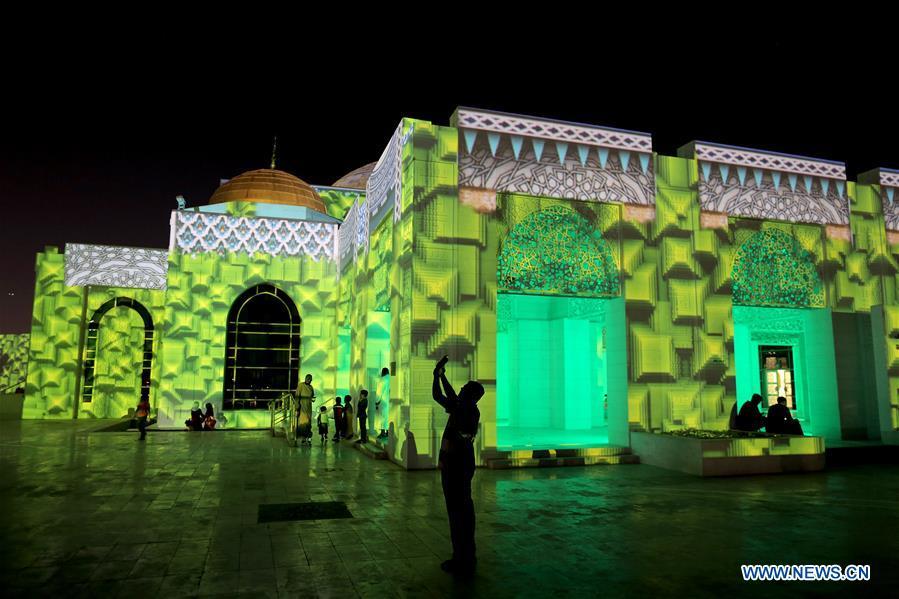 Light show held at mosque on third day of Ramadan in UAE(1/7)