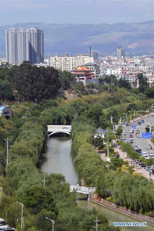 Photo taken on May 21, 2018 shows the Xiaoxiang River in Qujing, southwest China\'s Yunnan Province. Measures have been taken to protect the water of the Xiaoxiang River in recent years. (Xinhua/Yang Zongyou)