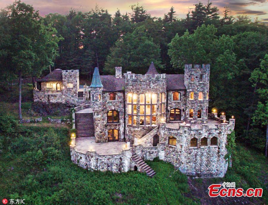 John Alexander Lavender II has built a castle, known as Highlands Castle, in Bolton, Landing, New York, to keep a promise he made to his then 3-year-old son in 1978. The huge mountainside home, with a whopping price tag of $12.8 million, offers stunning views over glimmering Lake George below. (Photo/IC)