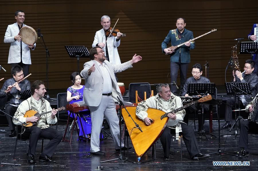 Musicians play a Russian folk song at the Shanghai Cooperation Organization (SCO) Art Festival in Beijing, capital of China, May 30, 2018. The festival opened here on Wednesday and will last until Friday. (Xinhua/Shen Bohan)