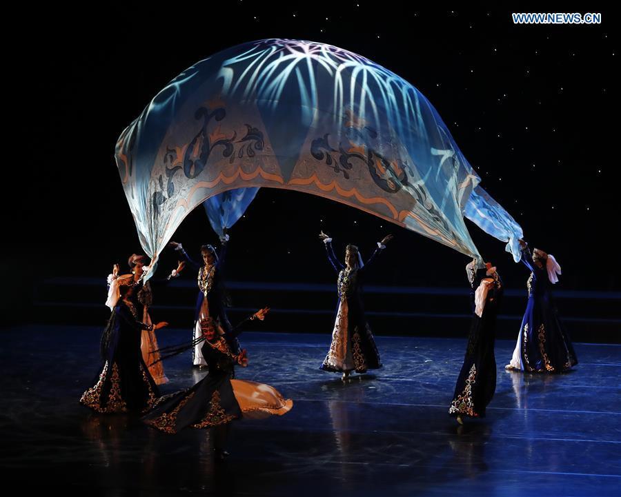 Uzbek dancers perform during a folk dance show of the Shanghai Cooperation Organization (SCO) art festival held in Beijing, capital of China, June 1, 2018. (Xinhua/Shen Bohan)