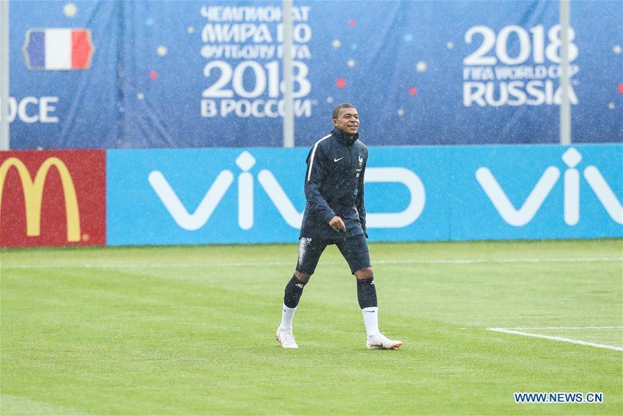France\'s Kylian Mbappe attends a training session ahead of the Russia 2018 World Cup in Moscow, Russia, June 11, 2018. (Xinhua/Wu Zhuang)