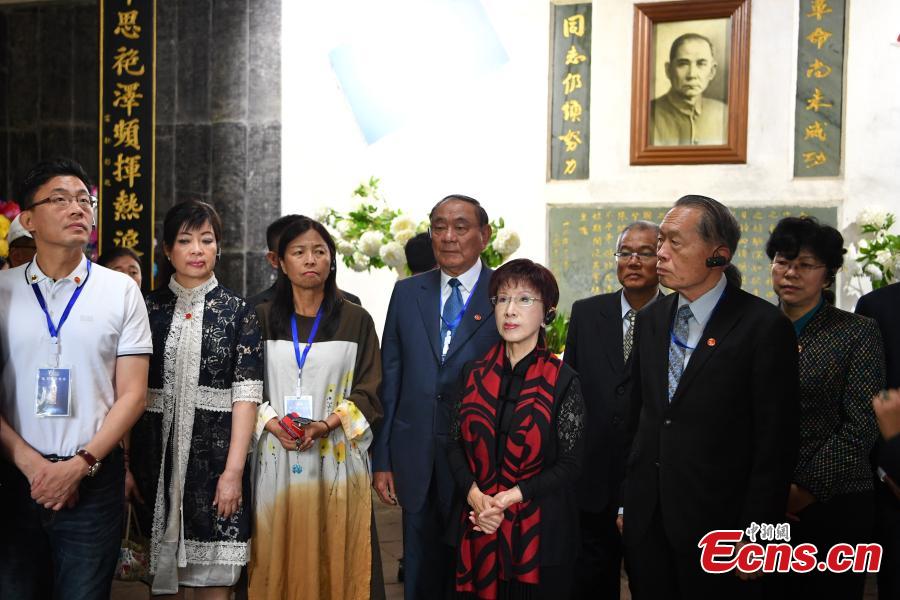 Hung Hsiu-chu, the former chairwoman of the Kuomintang in Taiwan, visits the Western Yunnan War of Resistance against Japanese Aggression Memorial in Tengchong County, Yunnan province, June 11, 2018. (Photo: China News Service/Liu Ranyang)