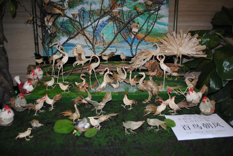 Palm leaves art created by artist Zhou Jialin. (Photo by Song Guoqing/China Daily)
