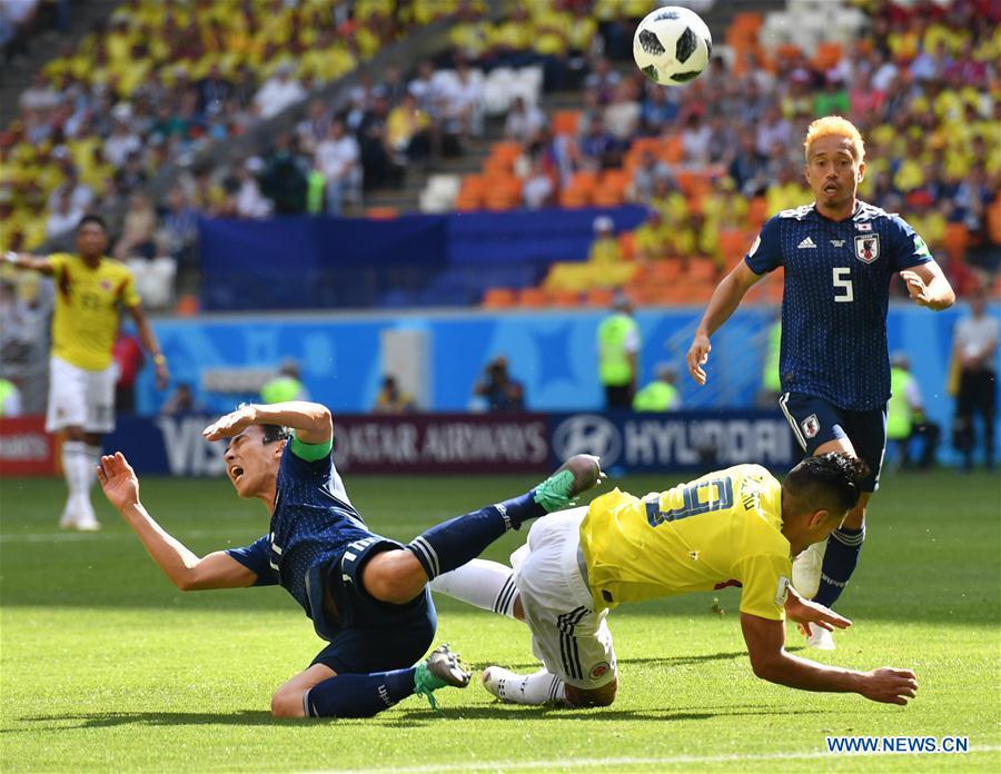 Radamel Falcao (2nd R) of Colombia competes during a Group H match between Colombia and Japan at the 2018 FIFA World Cup in Saransk, Russia, June 19, 2018. (Xinhua/Lui Siu Wai)