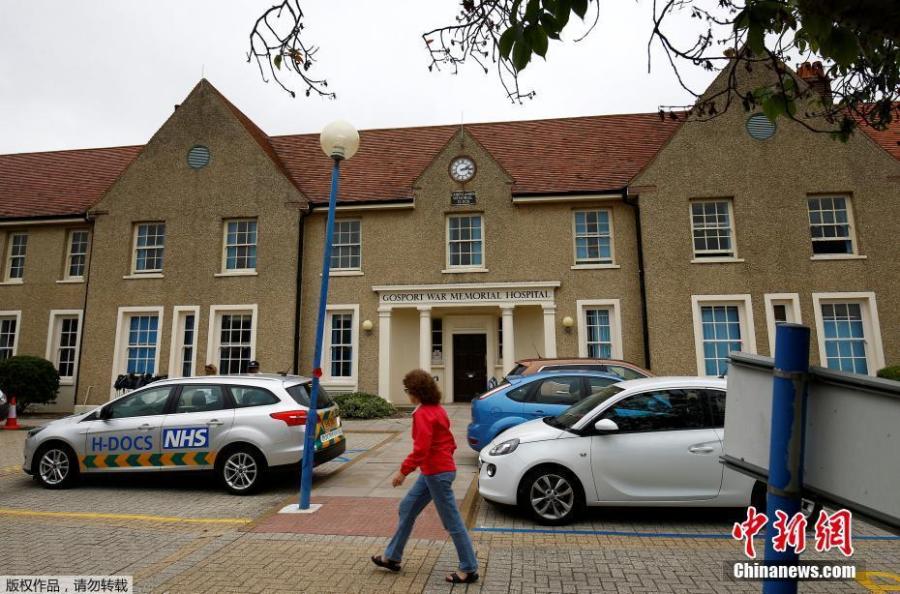 A woman walks in front of Gosport War Memorial Hospital in Gosport, Britain, June 20, 2018. More than 450 patients died prematurely in a British hospital after they were given powerful painkillers with no medical justification, in what a damning report on Wednesday found was a “disregard for human life”. (Photo/Agencies)