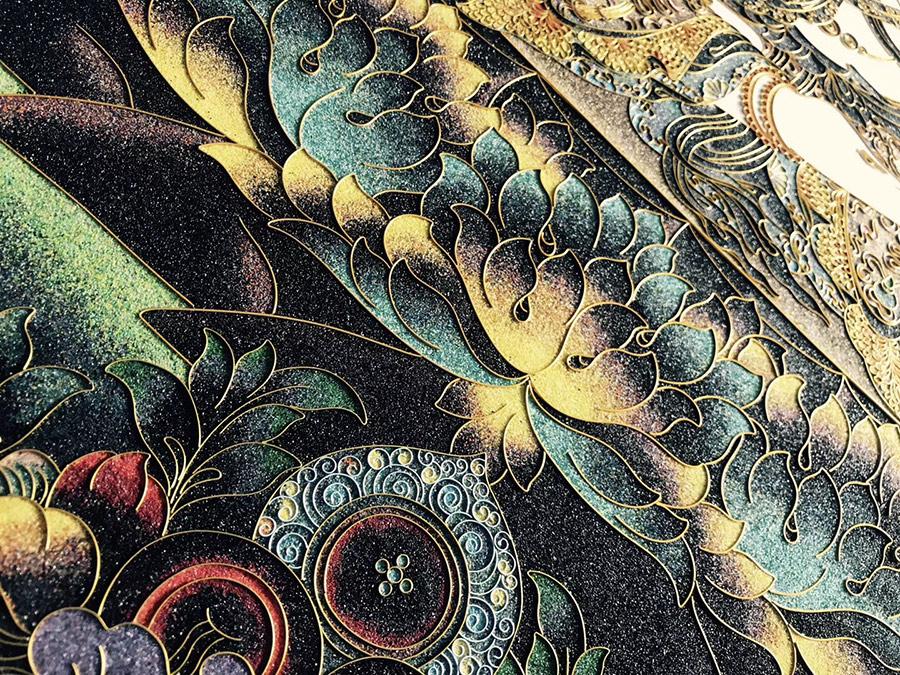Zhang Yichen, 31, opened his cloisonné enamel studio last year in the Chinese-Baroque Historic Block in Harbin, capital of Heilongjiang Province. The exquisite artworks have attracted lots of visitors as well as many young people who want to learn from him. “I was born in Beijing and am really familiar with this unique Beijing traditional handicraft,” he said. “I learned it from some old craftsmen in Beijing and hope to help more and more people in the country know traditional Chinese culture.”(Photo provided to chinadaily.com.cn)