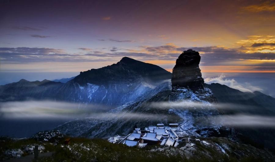A file photo of Fanjing Moutain in Guizhou. (Photo provided by Zhou Wenqing)
Fanjing Mountain in Southwest China\'s Guizhou province was added to UNESCO\'s World Natural Heritage list at the 42nd session of the World Heritage Committee in Manama, Bahrain, on Monday.
Fanjing Mountain is home to an array of wildlife. Currently, 31 endangered plants and 19 threatened animals live in this protected area.
China now has 53 sites inscribed on the UNESCO World Heritage list.