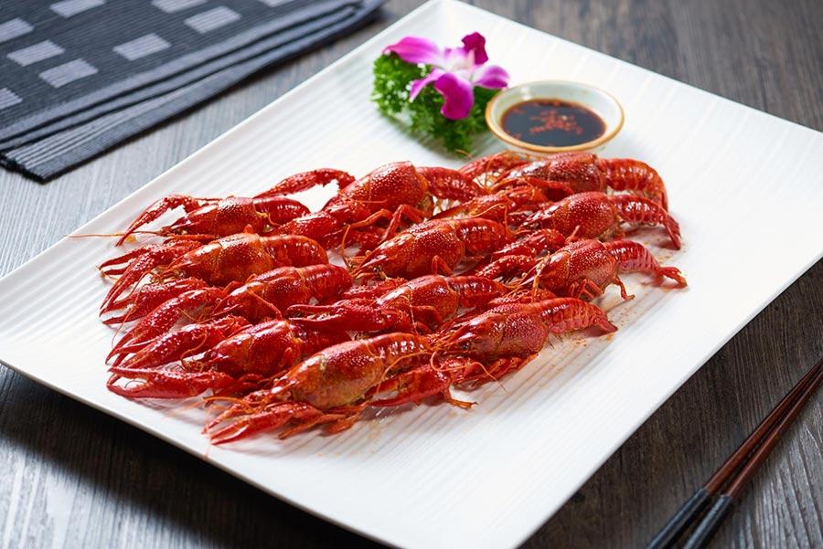 Crayfish in soy sauce by the Shanghai Classical Hotel.  (Photo provided to chinadaily.com.cn)