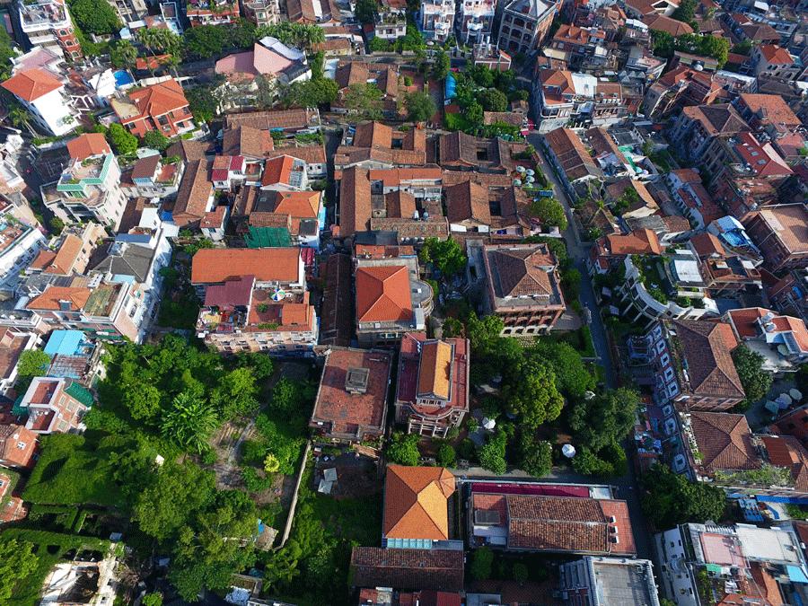 Residents on Gulangyu, a small island off the coast of Xiamen, are encouraged to open their houses as holiday homes for tourists, but renovation work is rigidly supervised. (Photo provided to China Daily)
Obstacles faced
The slogan \