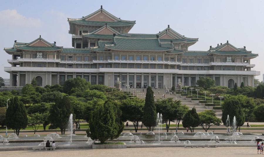 Grand People\'s Study House in Pyongyang, DPRK, on July 17, 2018. (Photo/Xinhua)
The Grand People\'s Study House is a central library located in Pyongyang, the capital of the Democratic People\'s Republic of Korea. Constructed in April 1982, the building is a base for lifelong education where courses are also offered. With a total floor space of 100,000 square meters, the building has 20 reading rooms and 14 classrooms. The building can house up to 30 million books. Currently, the study house has around 900 staff members, including 150 full-time instructors.
There are around one million foreign publications, including over 200,000 Chinese books, 100,000 English books, 460,000 Russian books, and 110,000 Japanese books, according to a report by Xinhua on Wednesday. Courses on natural science and five foreign languages - Chinese, English, Russian, German, Japanese - are offered to workers from all industries for free.
