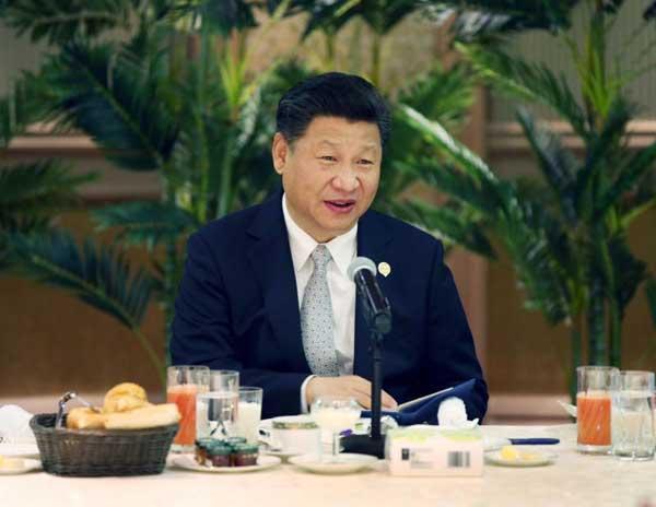 Chinese President Xi Jinping meets with leaders of 17 African countries in Johannesburg, South Africa on Dec 5, 2015. (Photo/Xinhua)
China stands ready to play a constructive role in promoting political settlement of Africa\'s hot-spot issues, beef up cooperation with African countries on peace-keeping capability, and share its experience on reform, opening-up and economic growth with them.
--- at a group meeting with leaders of 17 African countries in Johannesburg, South Africa, Dec 5, 2015