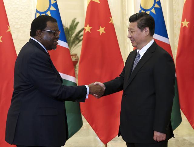 President Xi Jinping meets with Namibian Prime Minister Hage Geingob in Beijing April 8, 2014. (Photo/Xinhua)
It is an important cornerstone of China\'s foreign policy to unite with African countries, and this will not change with China\'s development and the elevation of China\'s status in the world.
--- meeting with visiting Namibian Prime Minister Hage Geingob in Beijing, April 8, 2014