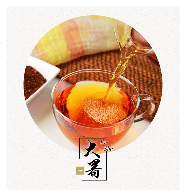 All for coolness and refreshing
During these scorching days, what do people do, especially during the ancient days when means of relaxation were so limited? (Photo/CGTN)
The traditions maintained until today have given us the answers. The ancestors left many cold desserts for the modern society ? for instance, the grass jelly ? which could still be easily found in almost every confectionery shop around the country.
They are made from boiled platostoma palustre and are usually served chilled with milk, ice cream and fruit today. Its bittersweet flavor is widely loved by the Chinese, and it is said to be helpful for the human body in such hot days.