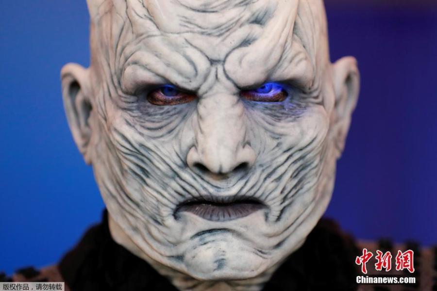 Attendee Jim Hampshire from Illinois wears a mask during opening day of pop culture convention Comic-Con in San Diego, California, U.S., July 19, 2018. (Photo/Agencies)