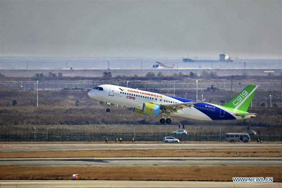 C919 plane makes a successful maiden flight on Dec. 17, 2017. This year marks the 40th anniversary of China\'s reform and opening-up policy. (Xinhua)