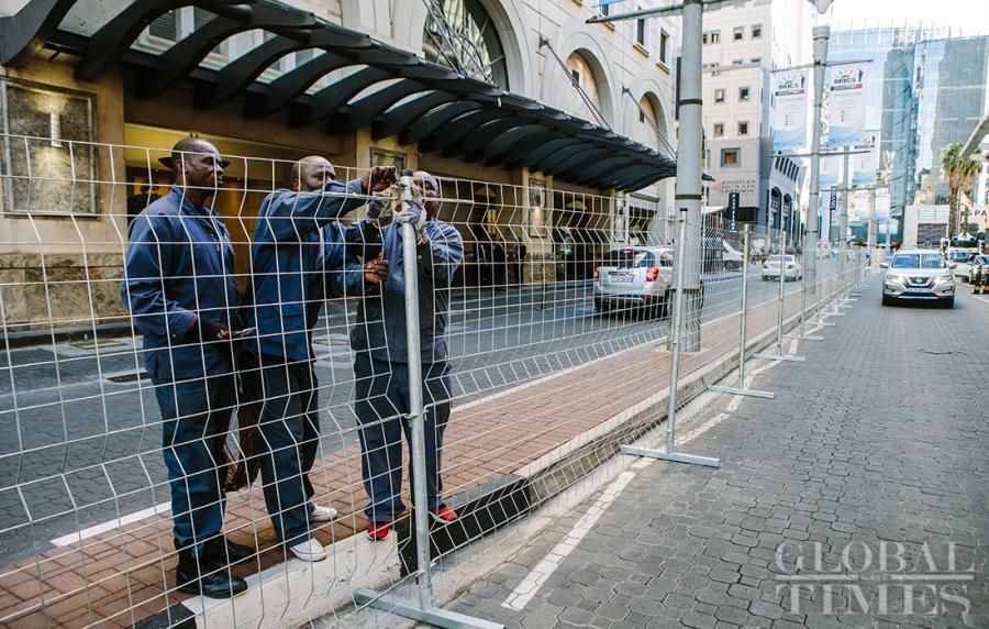 The venue for the upcoming 10th BRICS summit in Johannesburg, which is to be held from July 25 to July 27, is being heavily guarded as workers make final preparations in advance of the arrival of leaders from Brazil, Russia, India, China and South Africa. (Photos: Li Hao/GT)