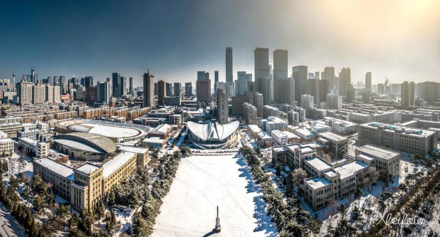 Sun Fuxing, a 1980s photographer from Shenyang, Northeast China\'s Liaoning Province is known as the city\'s recorder. He says every photo expresses his love for his hometown. He hopes to show the lovely Shenyang to more people. (Photo provided to chinadaily.com.cn)