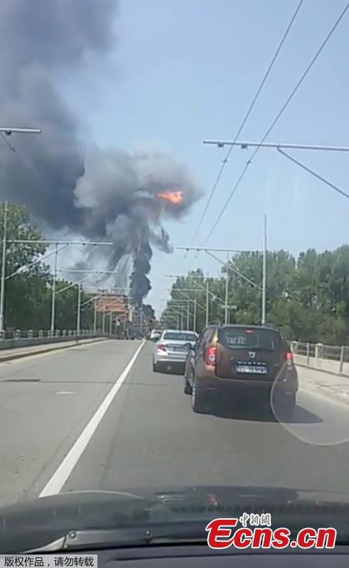 This frame grab taken from a video shows the moment a truck that was transporting flammable substances explodes after colliding with another truck on a highway in the outskirts of Bologna, Italy, Aug. 6, 2018. The explosion killed at least two people and injured up to 70 as a section of the thoroughfare collapsed, police said. (Photo/Agencies)