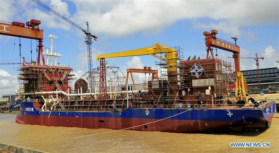 Photo taken on Aug. 19, 2018 shows the dredging vessel in Qidong, east China\'s Jiangsu Province. Two dredging vessels lauched recently. The 108.5-meter-long vessel can dig as deep as 30 meters under the sea floor and store 6,500 cubic meters of silt. (Xinhua/Xu Congjun)