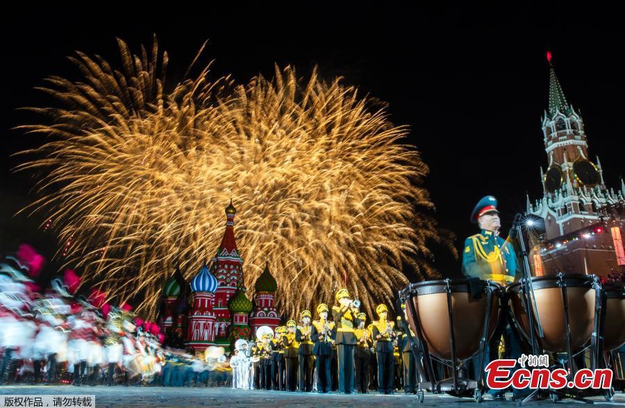 Fireworks explode above the St. Basil Cathedral as participants perform during a rehearsal of the Spasskaya Tower international military music festival in Red Square, in Moscow, Russia, Aug. 23, 2018. (Photo/Agencies)