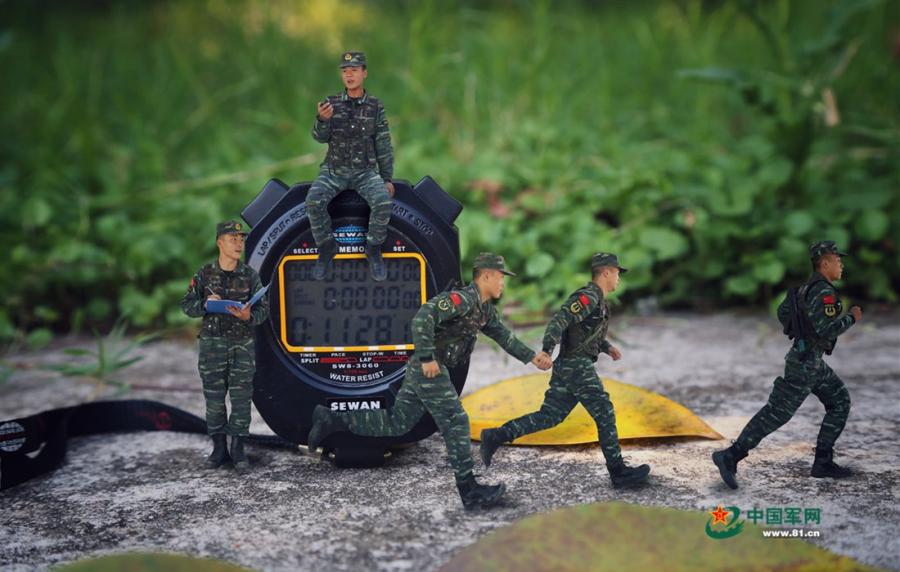 Time to leave the barracks! Soldiers from Chongqing Armed Police Corps took a series of creative photos to honor the memory of their days in the army. Using a photo editor, the soldiers created scenes of them looking back on fond memories. (Photos/81.cn)