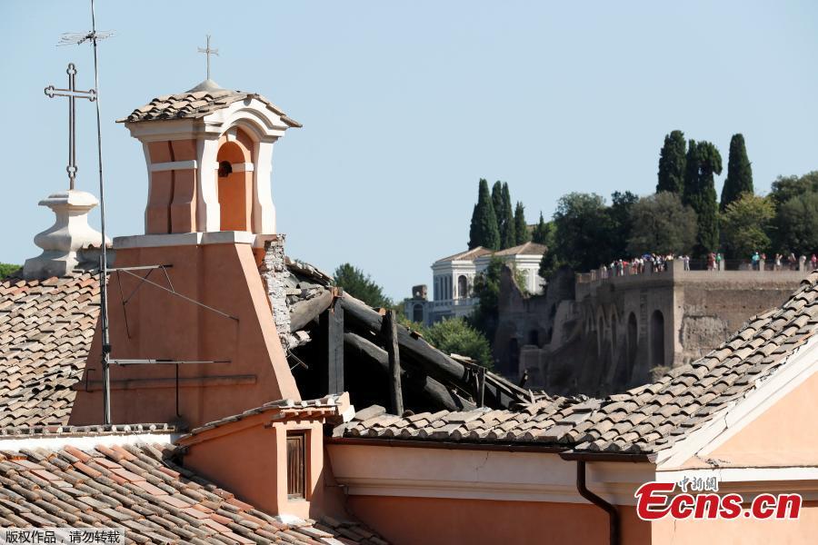 A part of the collapsed roof of the San Giuseppe dei Falegnami church is seen in Rome, Italy, Aug. 30, 2018. The church was closed to the public at the time and is normally open only for marriage ceremonies, but dogs were brought in to sniff through the rubble to make certain no one had been buried, the fire department said. (Photo/Agencies)