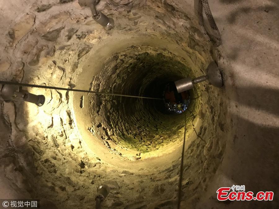 Hundreds of coins, weighing 171 kilograms, have been removed from the wishing well at the Abergavenny Arms in Lewes, East Sussex, and donated to charity during the first excavation in 20 years. And other hidden treasures in the haul included a My Little Pony doll and dozens of steak knives as well as more than a thousand 1 pound coins. (Photo/VCG)
